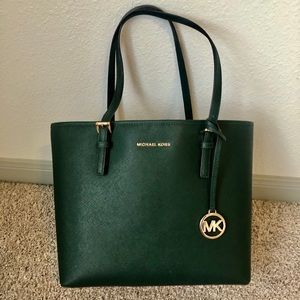 Michael Kors Bucket Tote